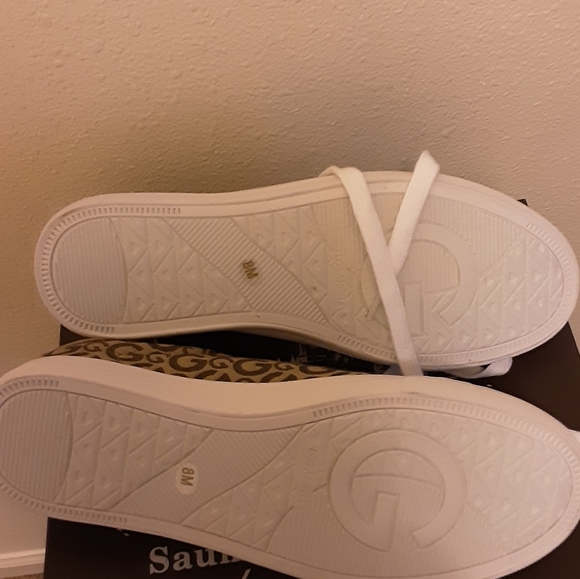 Guess Shoes Size 8 Canvas Monogram Sneakers NWOT - Picture 15 of 16
